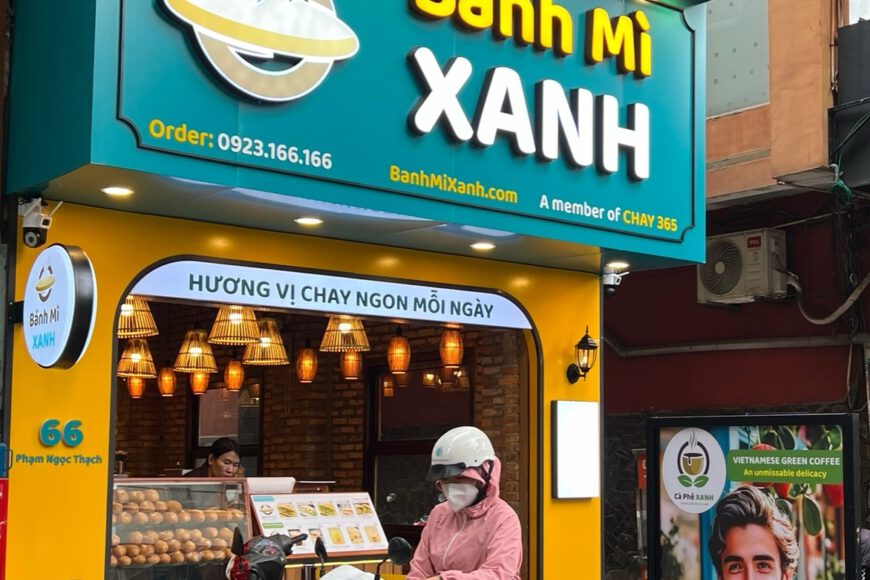 Xu Hướng Ăn Chay, Sống Xanh: Sức Cuốn Hút Từ Chuỗi Bánh Mì XANH